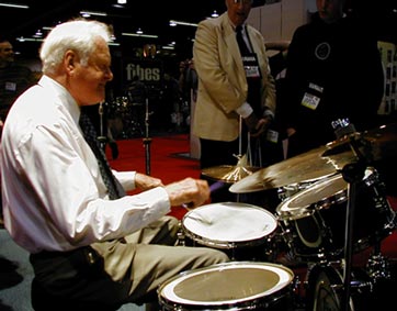 Jim Chapin : drums
