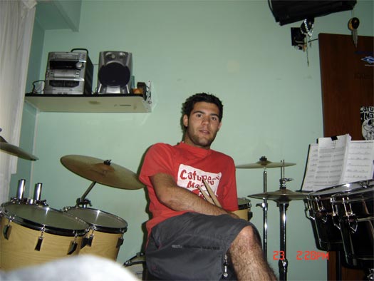 DrumsOnTheWeb.com - Download your favorite music for drummers and percussionists!